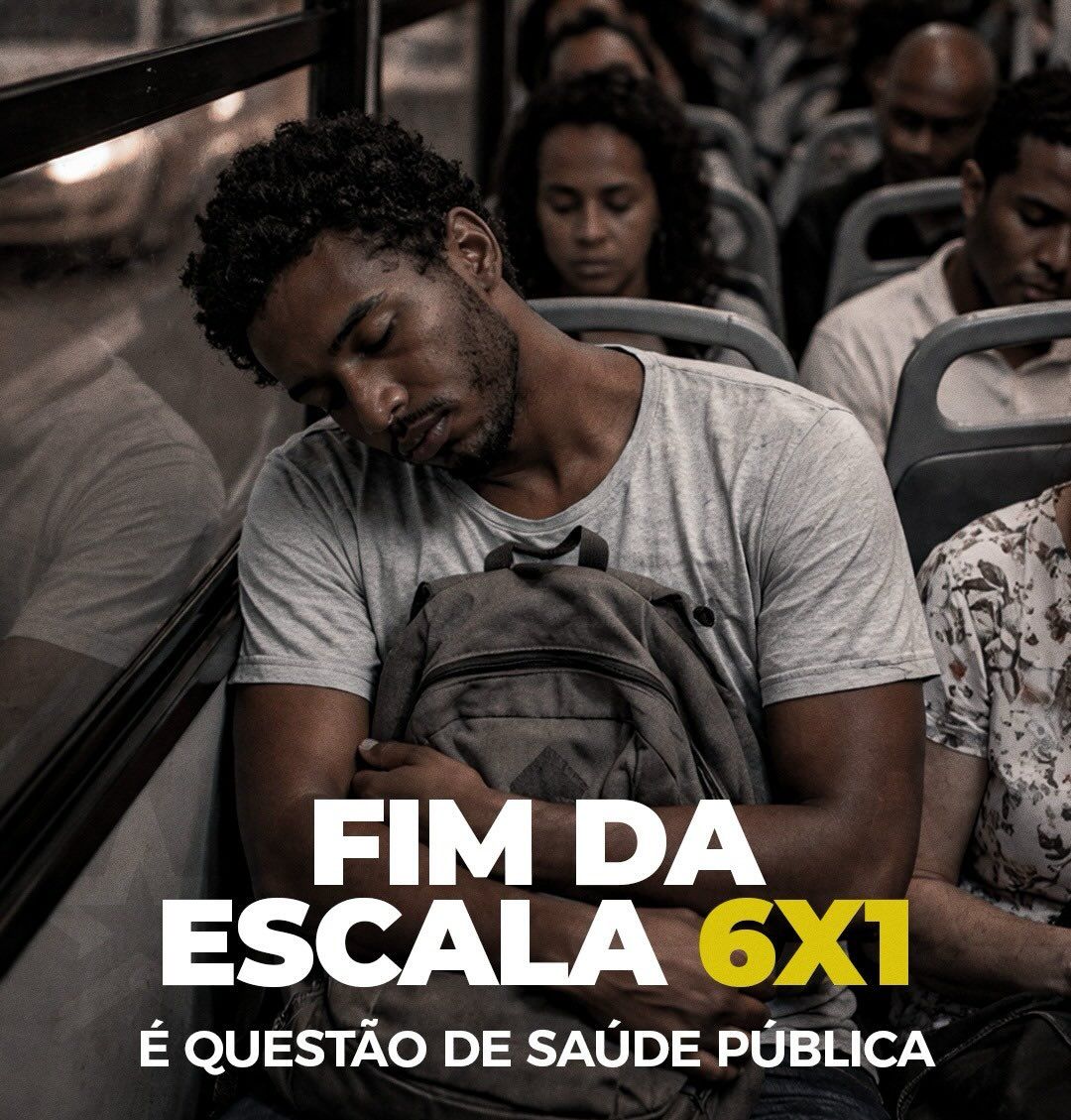 Trabalhadores brasileiros voltando para casa de ônibus exaustos após um dia de trabalho. Com os dizeres: 